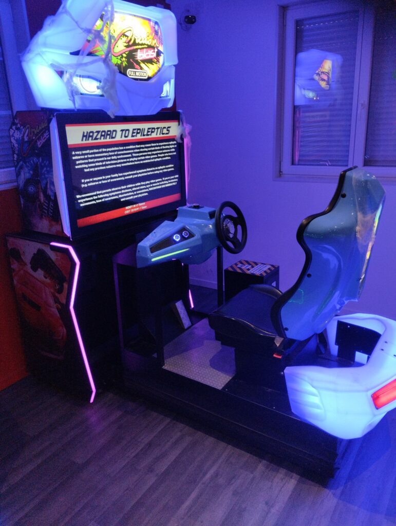 Voiture en réalité virtuelle ou arcade à ArcadiaXP